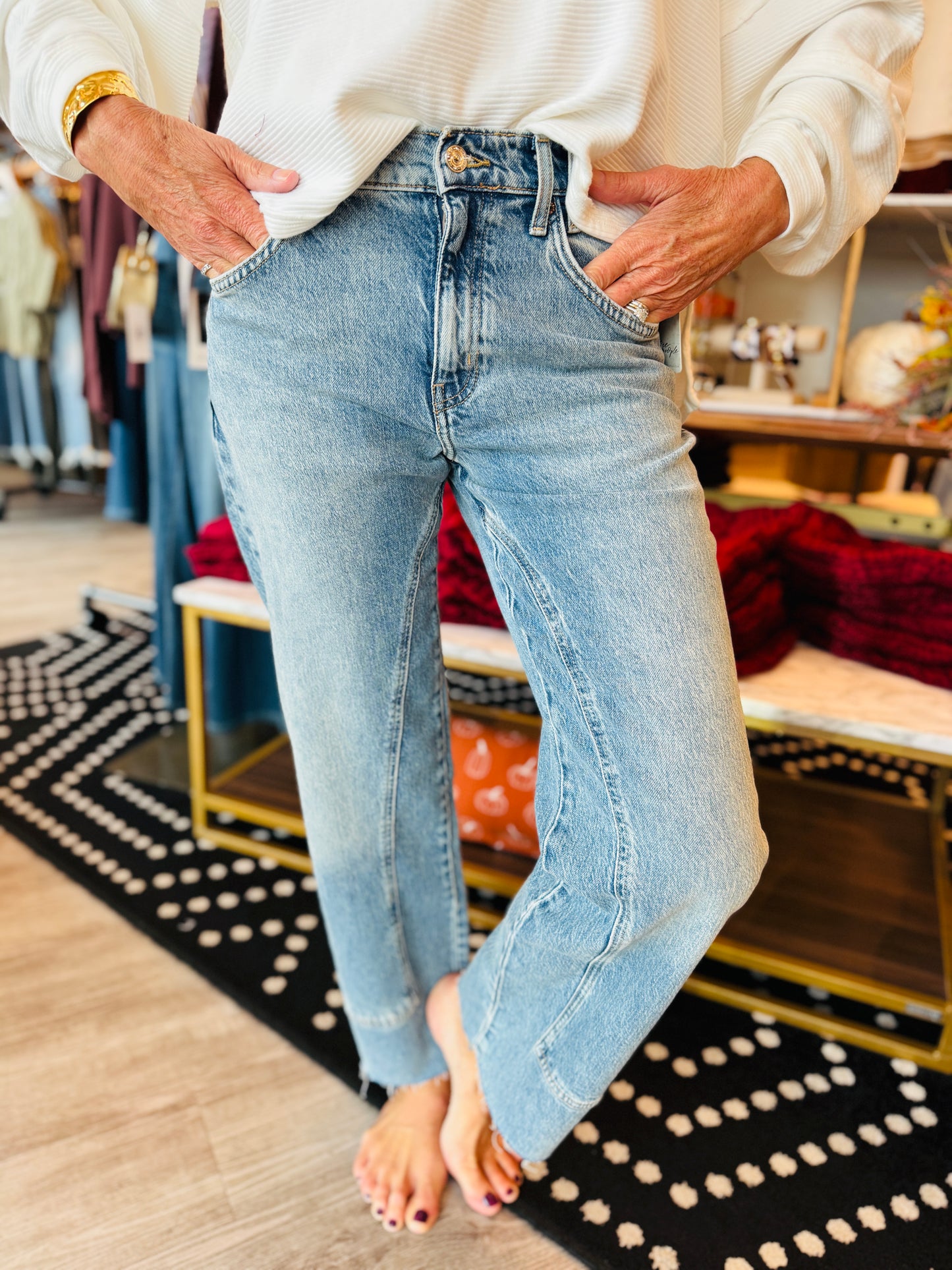 FREE PEOPLE MID RISE RISK TAKER JEANS