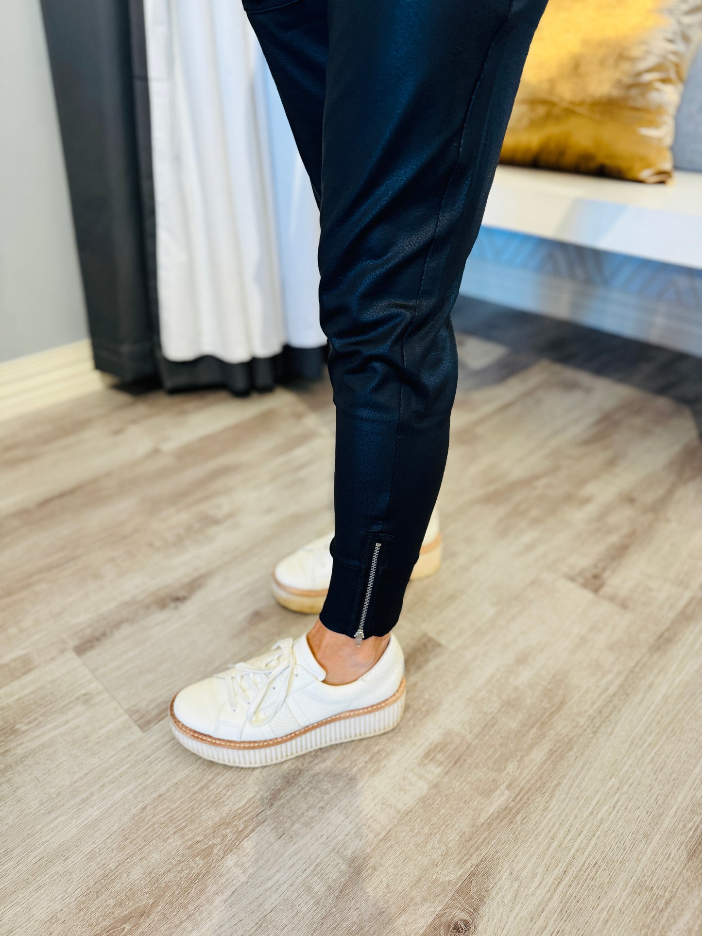 SIX FIFTY COATED ZIP JOGGER