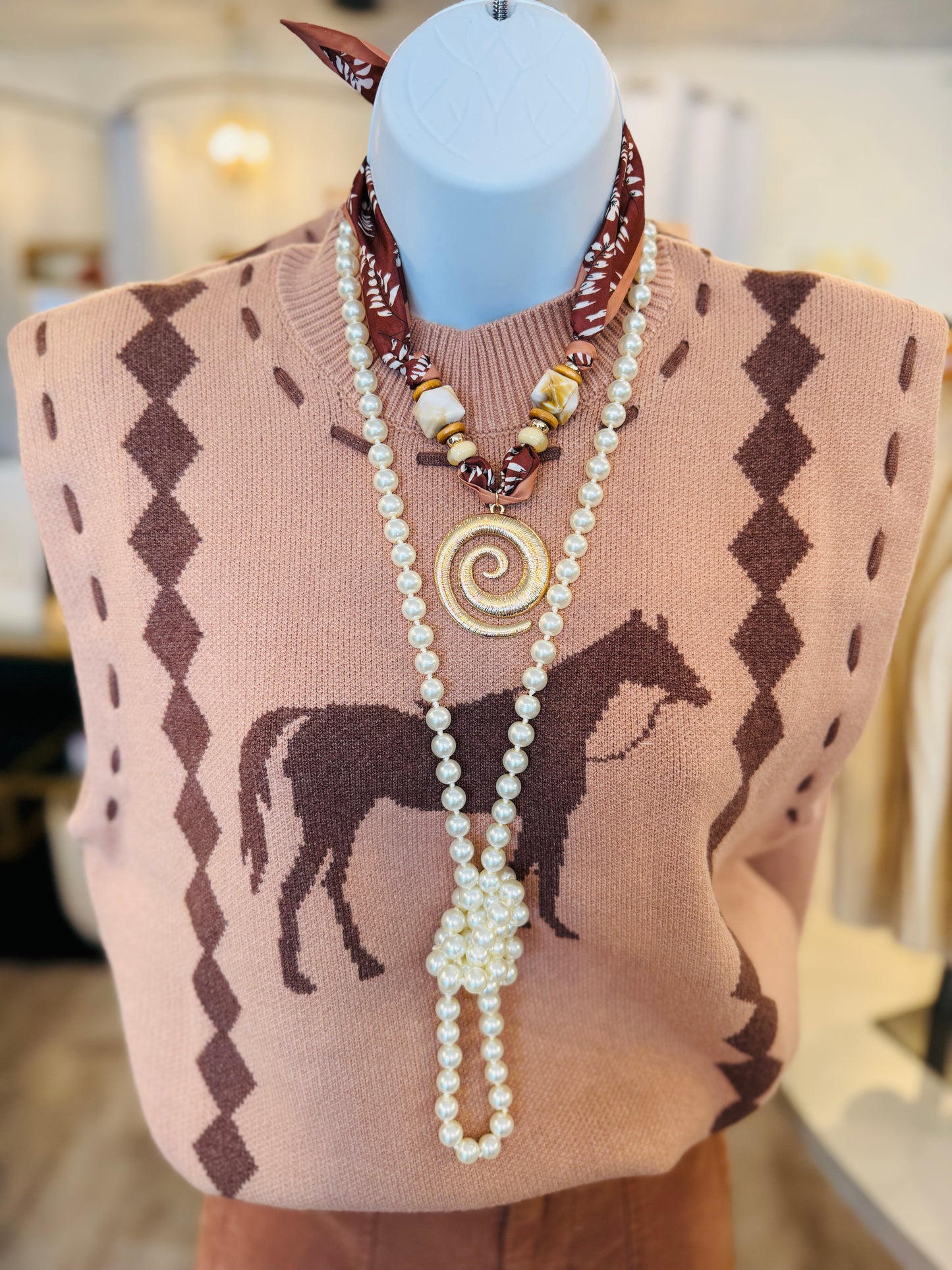 SLEEVELESS HORSE KNIT TOP