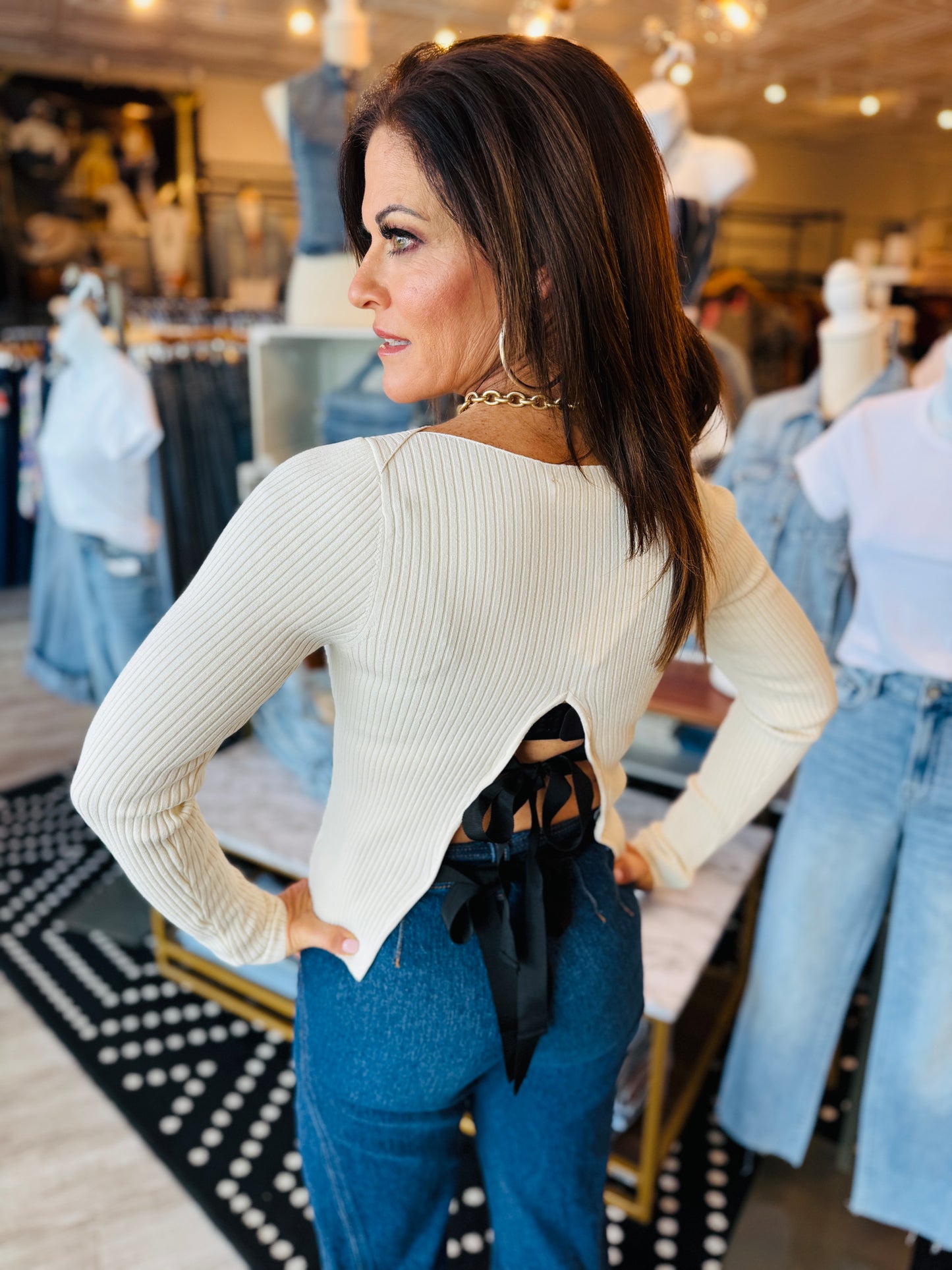 ASTR THE LABEL LAURYN BOW BACK SWEATER