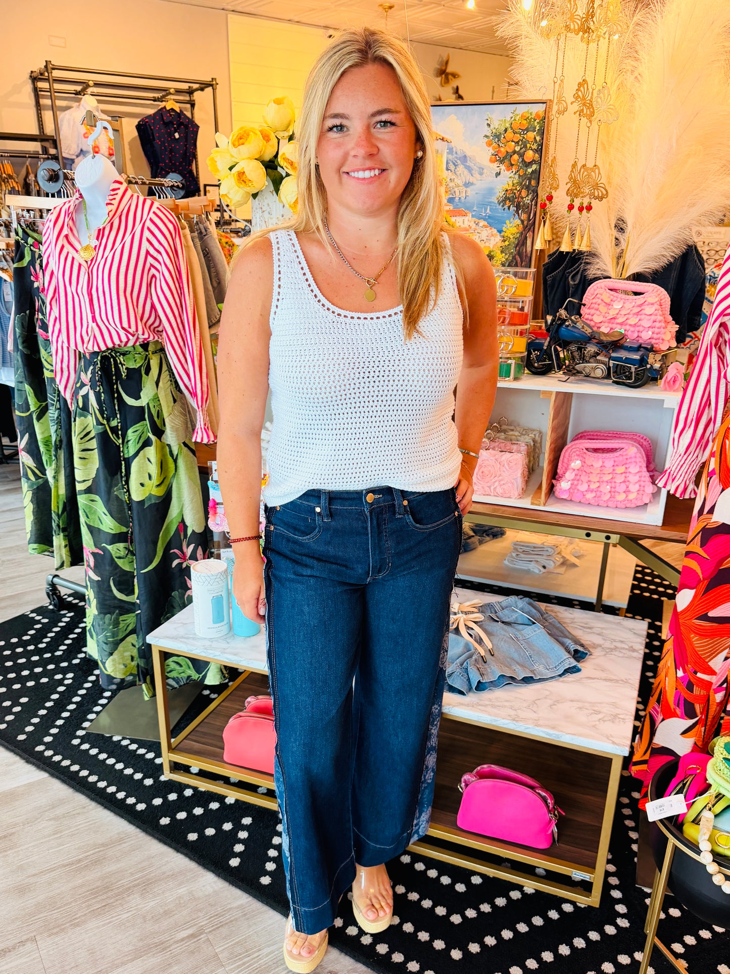LIVERPOOL WIDE LEG W/FLORAL DETAIL JEANS