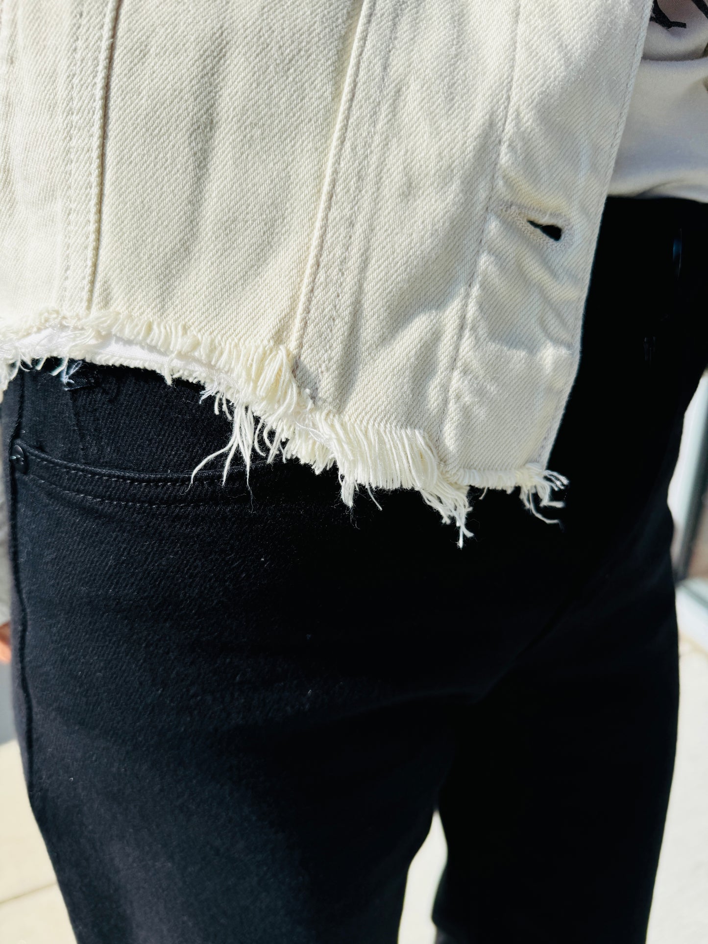 FITTED JEAN JACKET WITH UNEVEN HEM