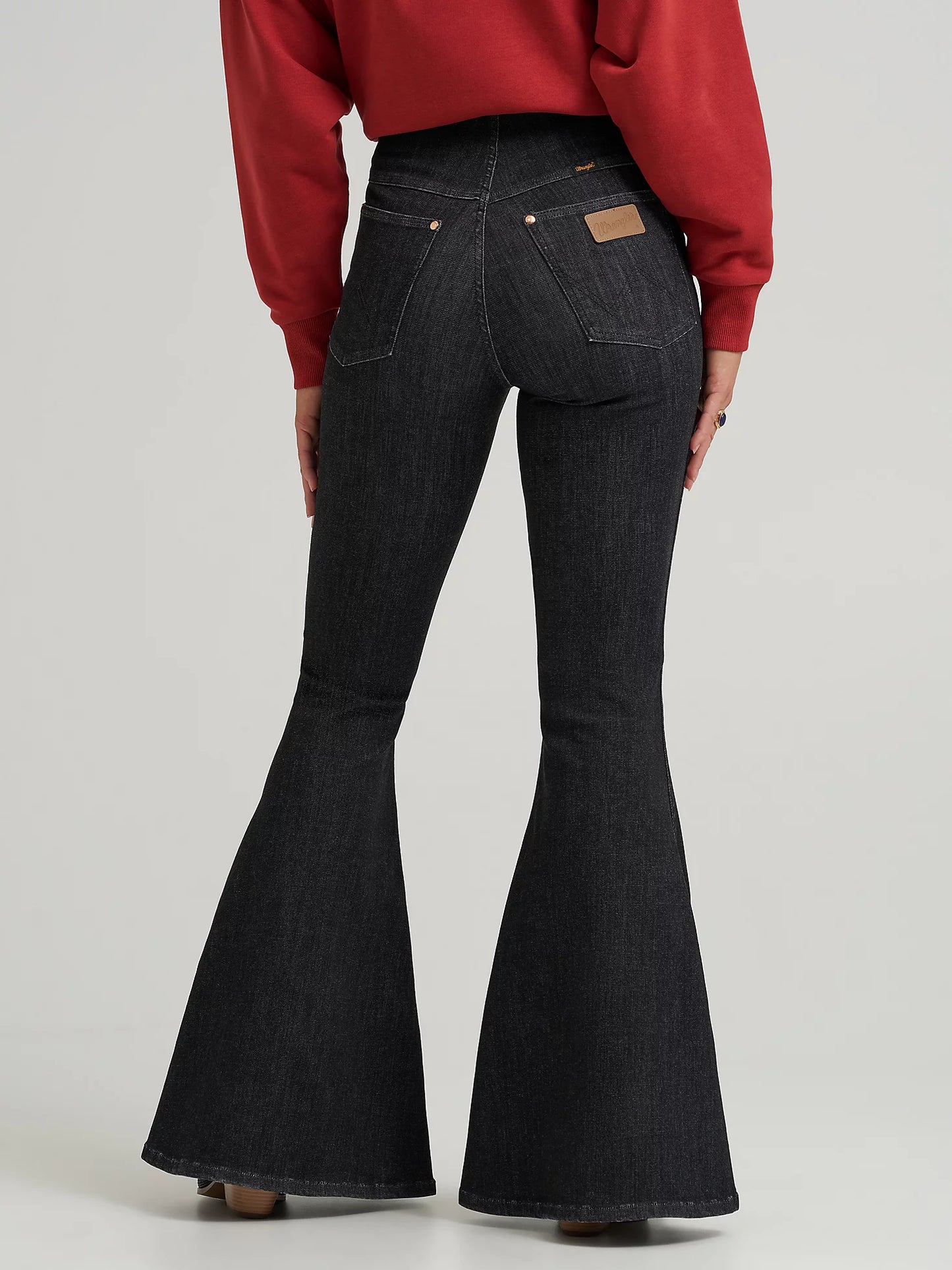 WRANGLER X LAINEY WILSON PULL ON BELL BOTTOM