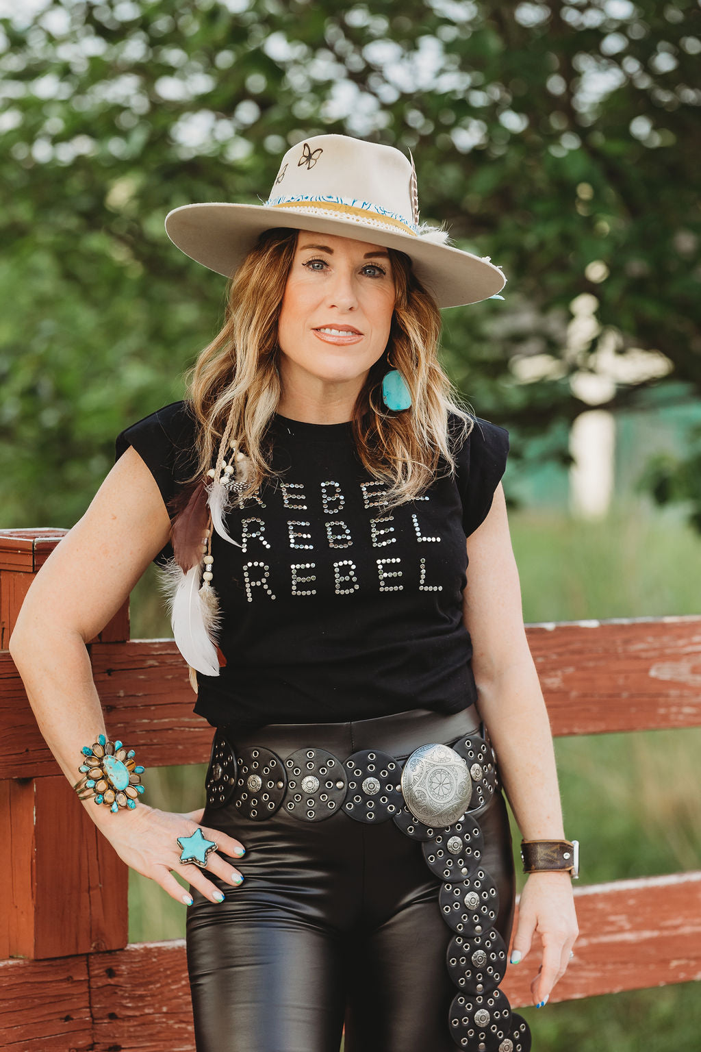 CROP REBEL STUDDED TOP