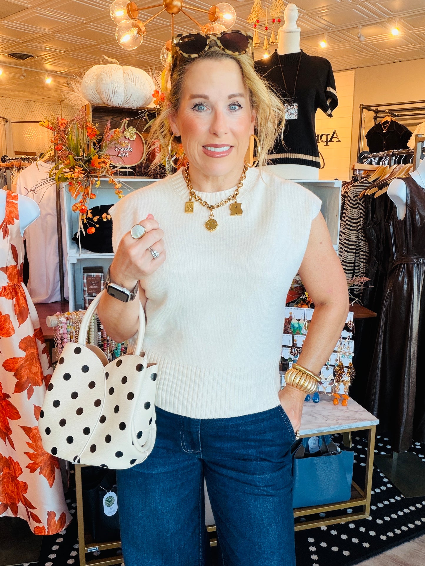 SLEEVELESS SWEATER TOP