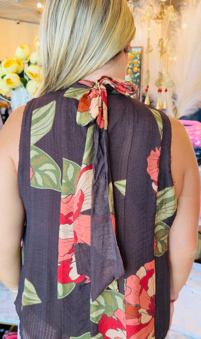 SLEEVELESS FLORAL TOP