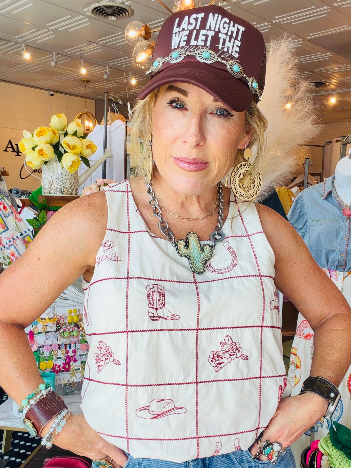 WESTERN EMBROIDERED BUBBLE TOP