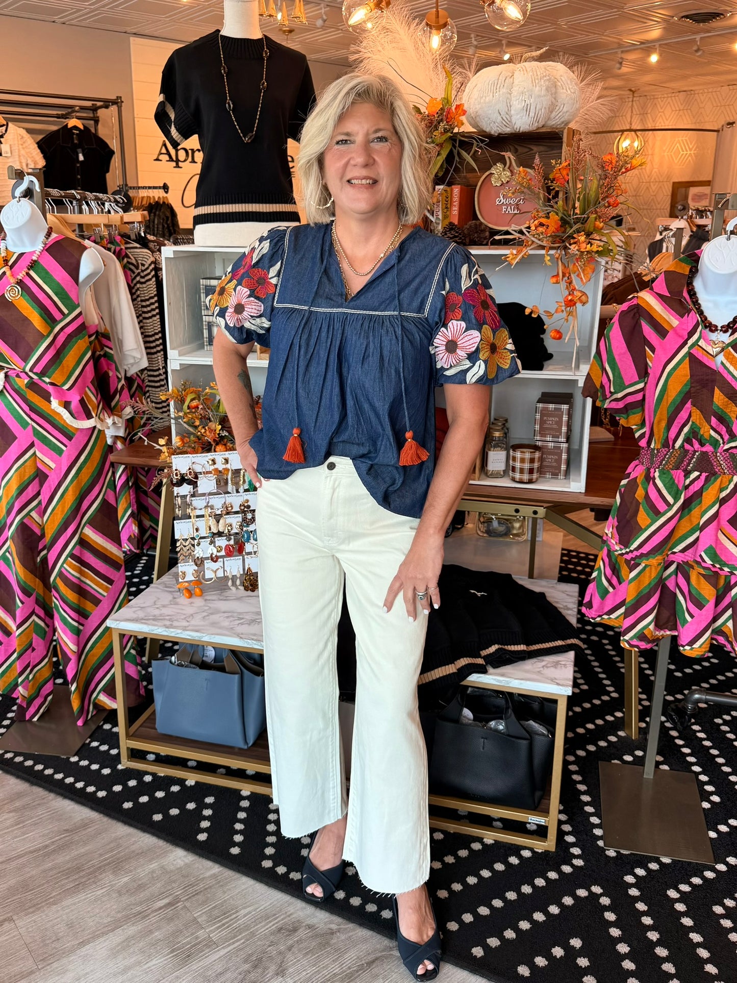 EMBROIDERED PUFF SLV DENIM TOP