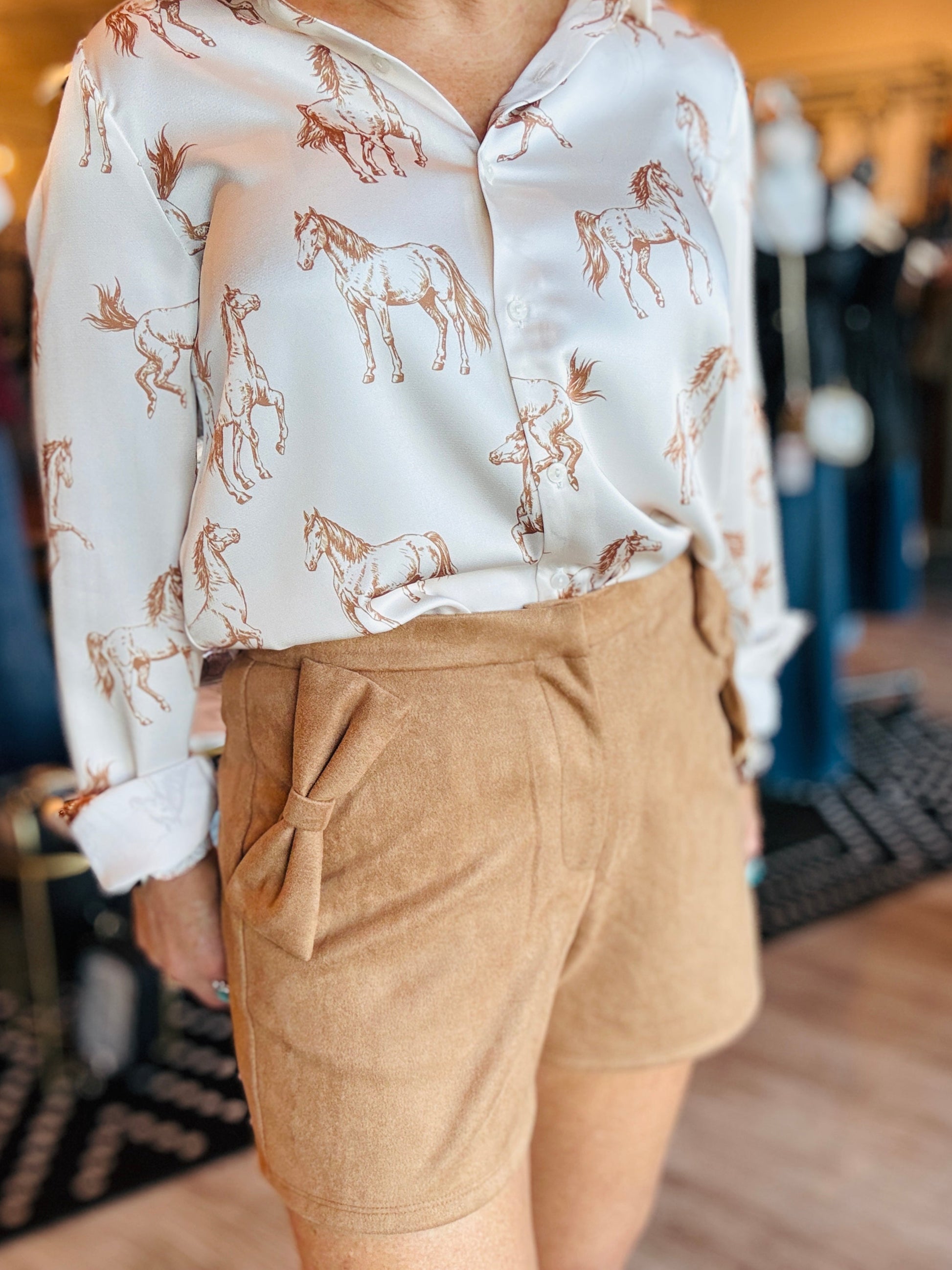 THML BOW POCKET SUEDE SHORTS