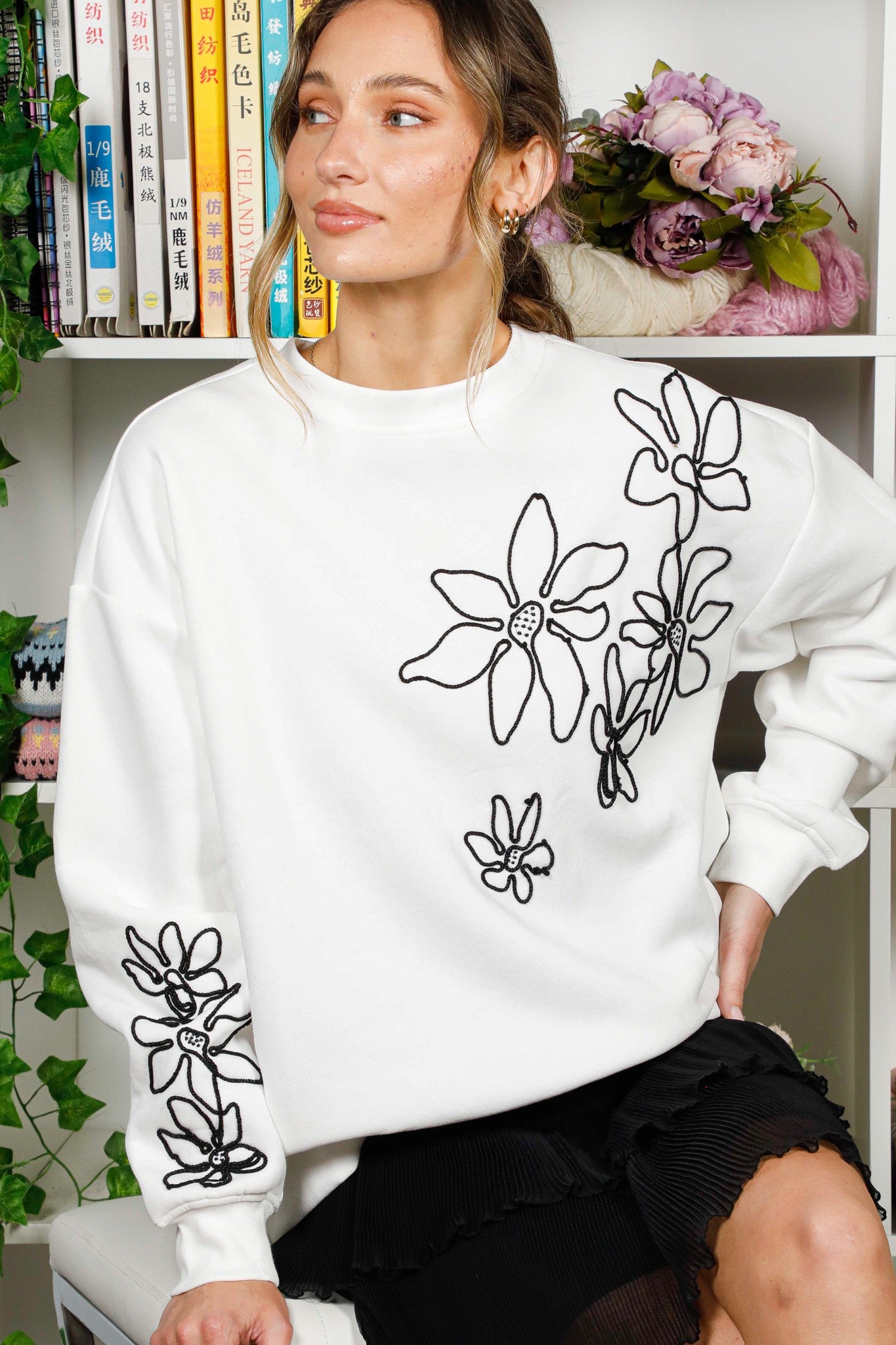 FLOWER EMBROIDERED SWEATER