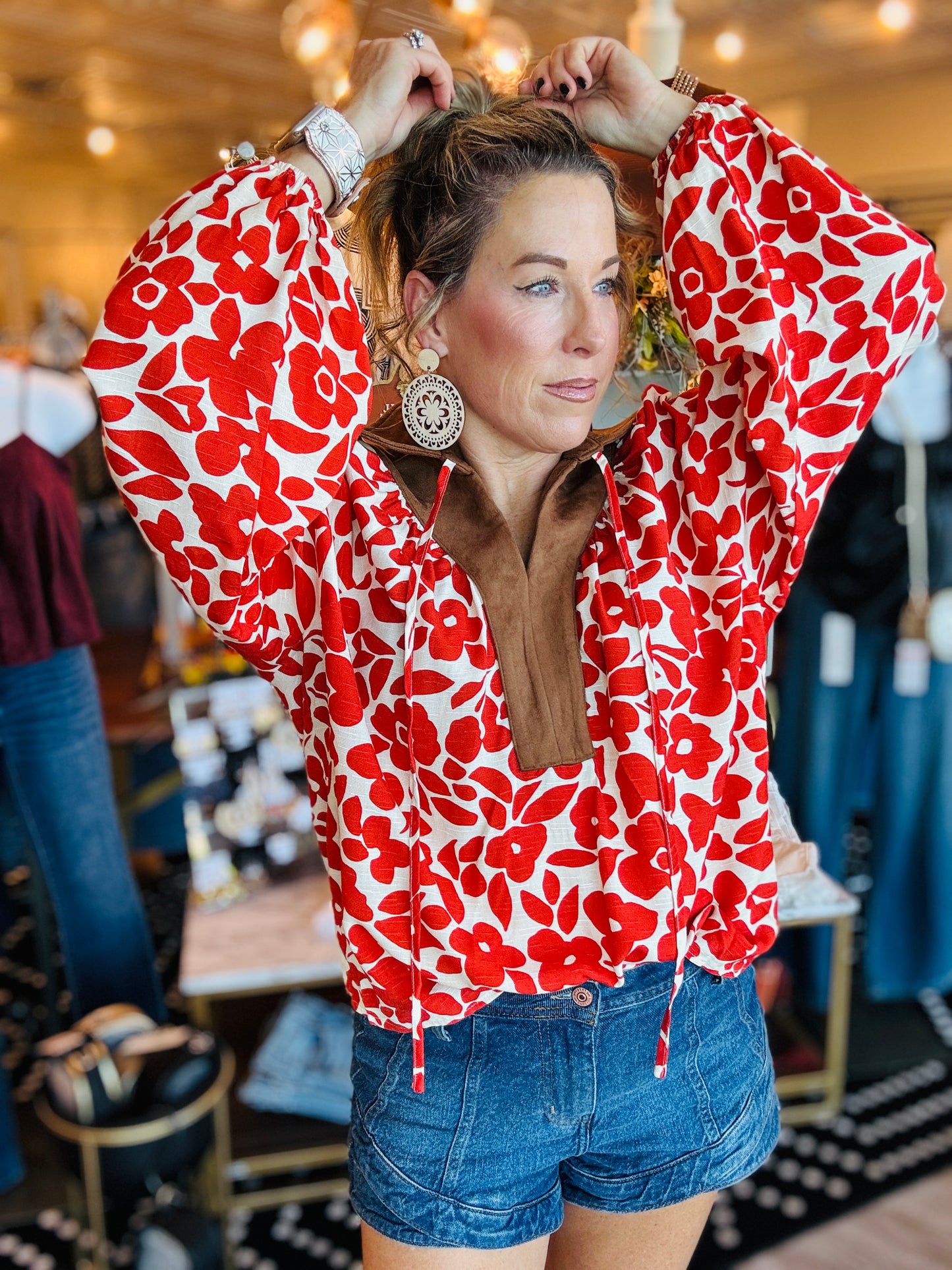 THML FLORAL W/SUEDE COLLAR TOP