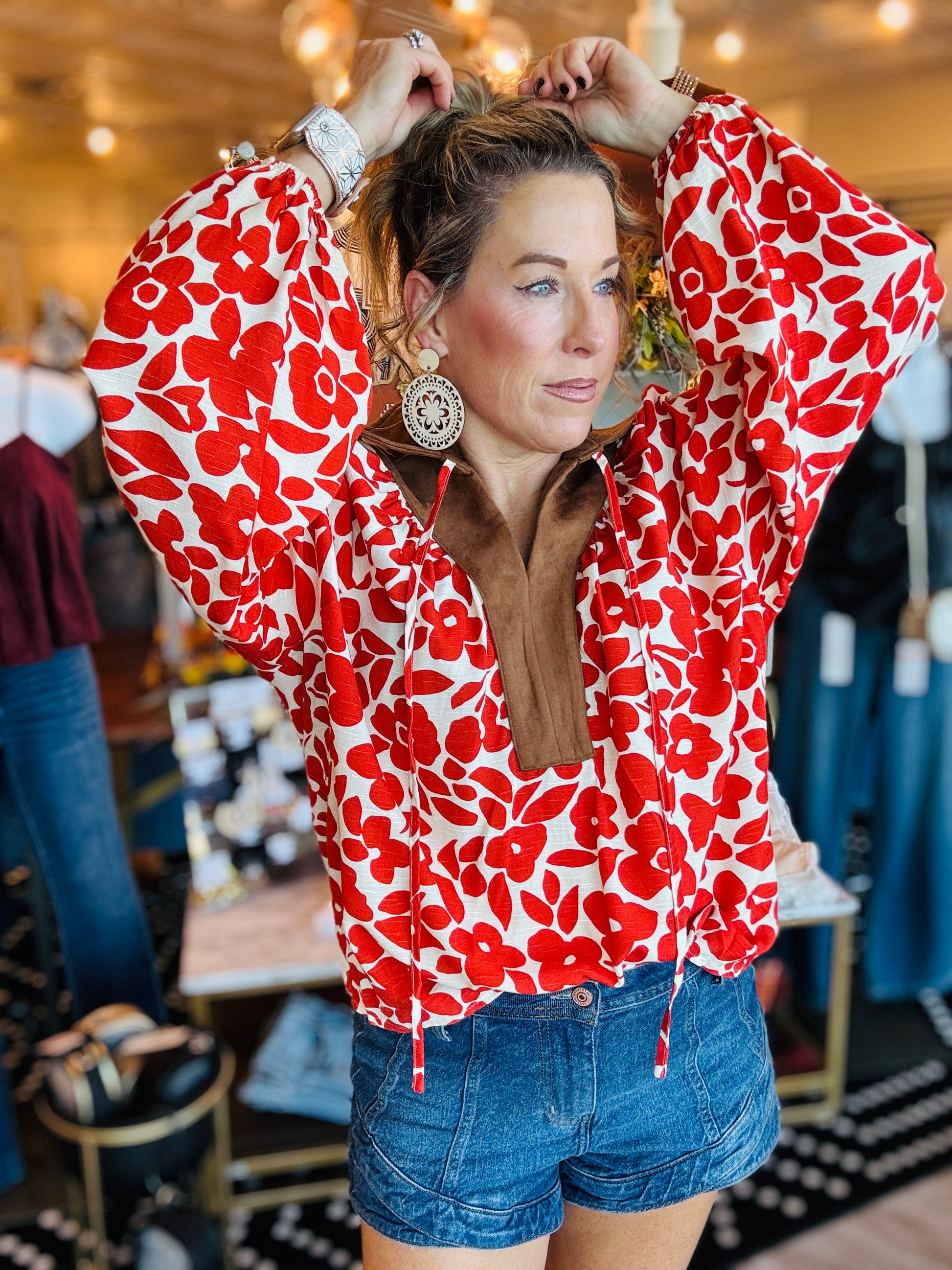 THML FLORAL W/SUEDE COLLAR TOP
