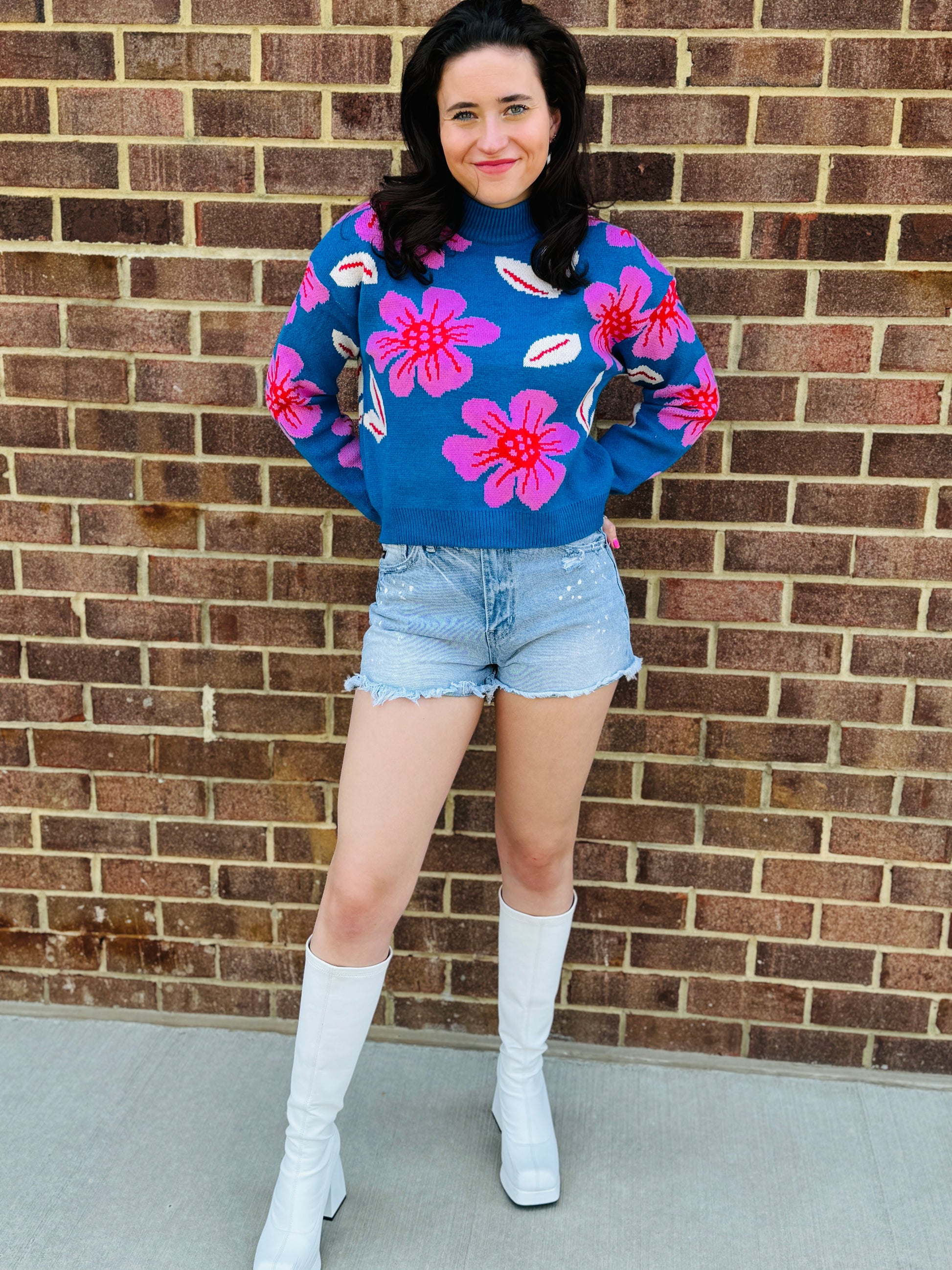 FLOWER KNIT CROPPED SWEATER