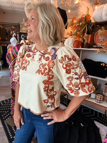 FLORAL EMBROIDERED PUFF SLV TOP