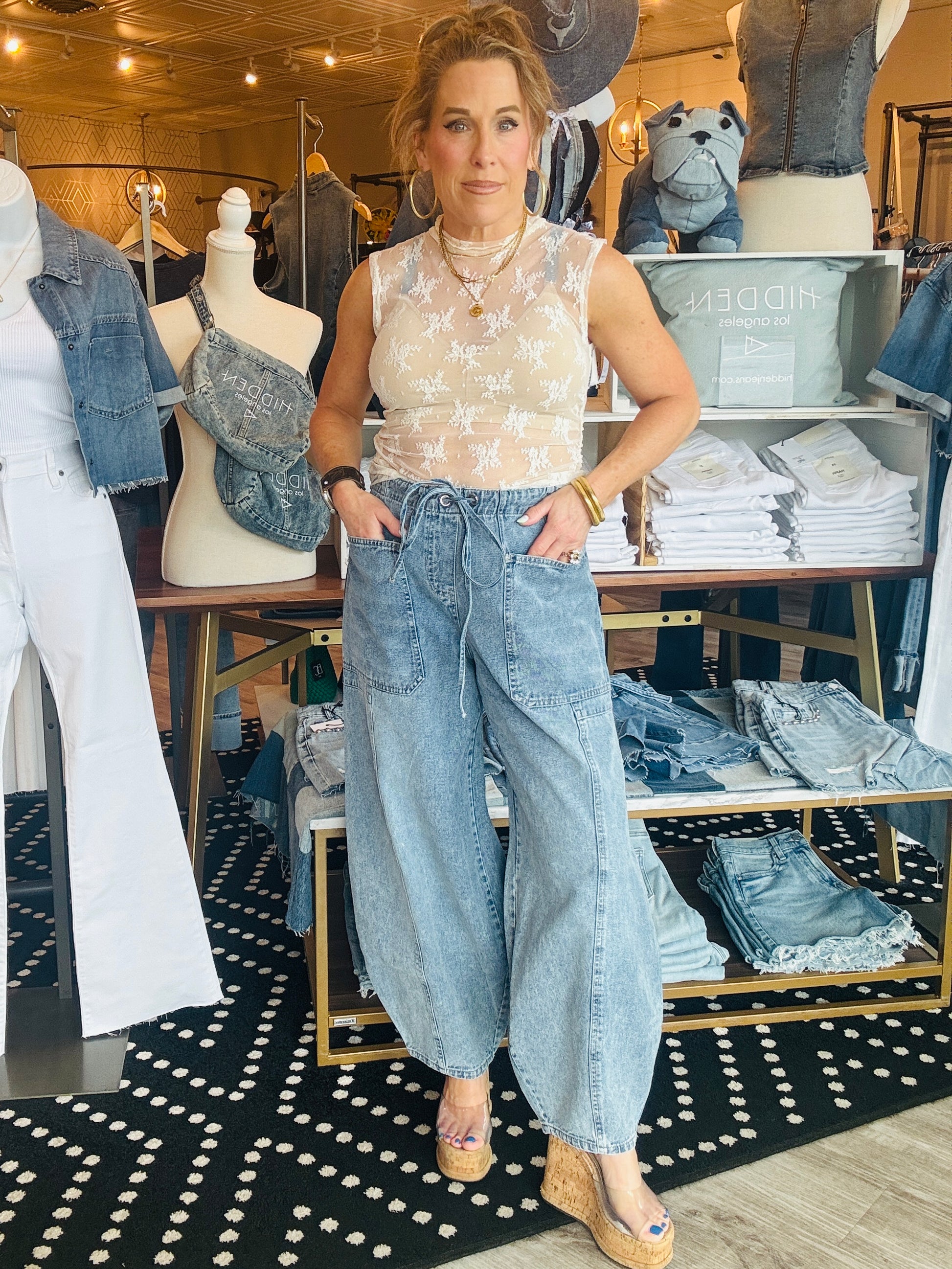 MID-WAIST DRAWSTRING BARREL JEANS