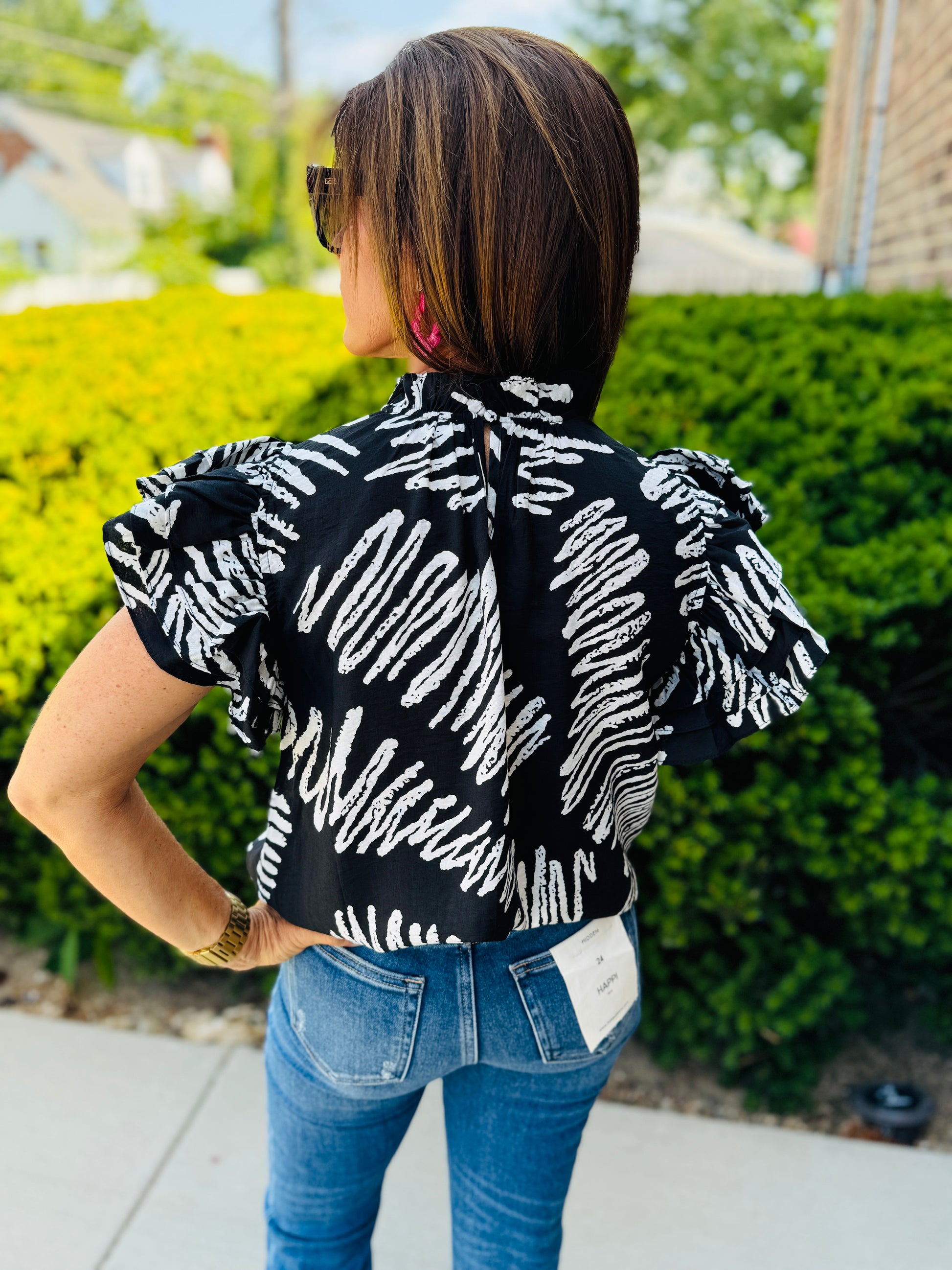 THML FLUTTER SLEEVE BLACK/WHITE PRINT TOP