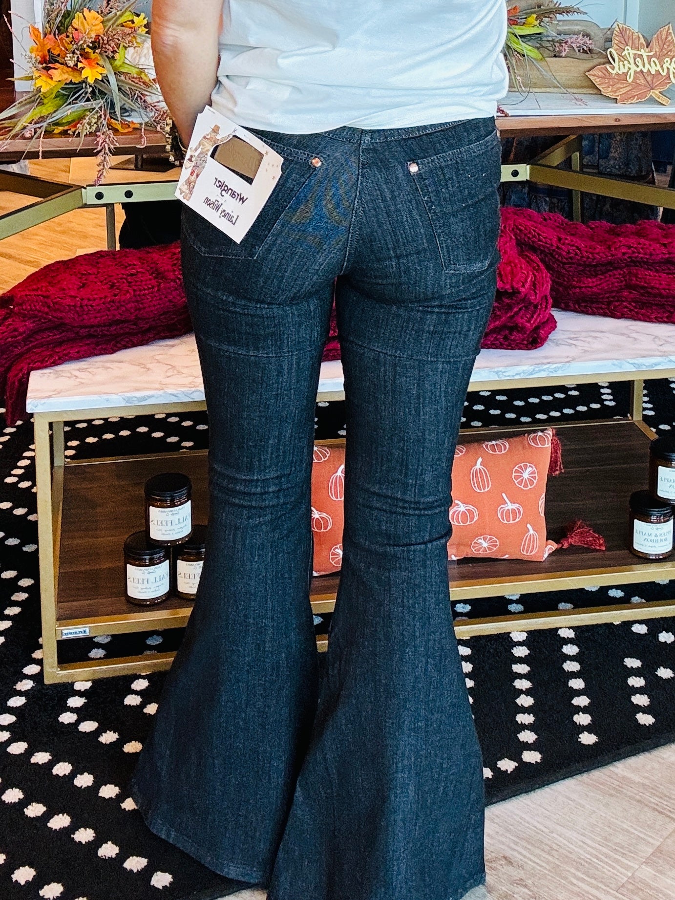 WRANGLER X LAINEY WILSON PULL ON BELL BOTTOM JEANS – Apricot Lane