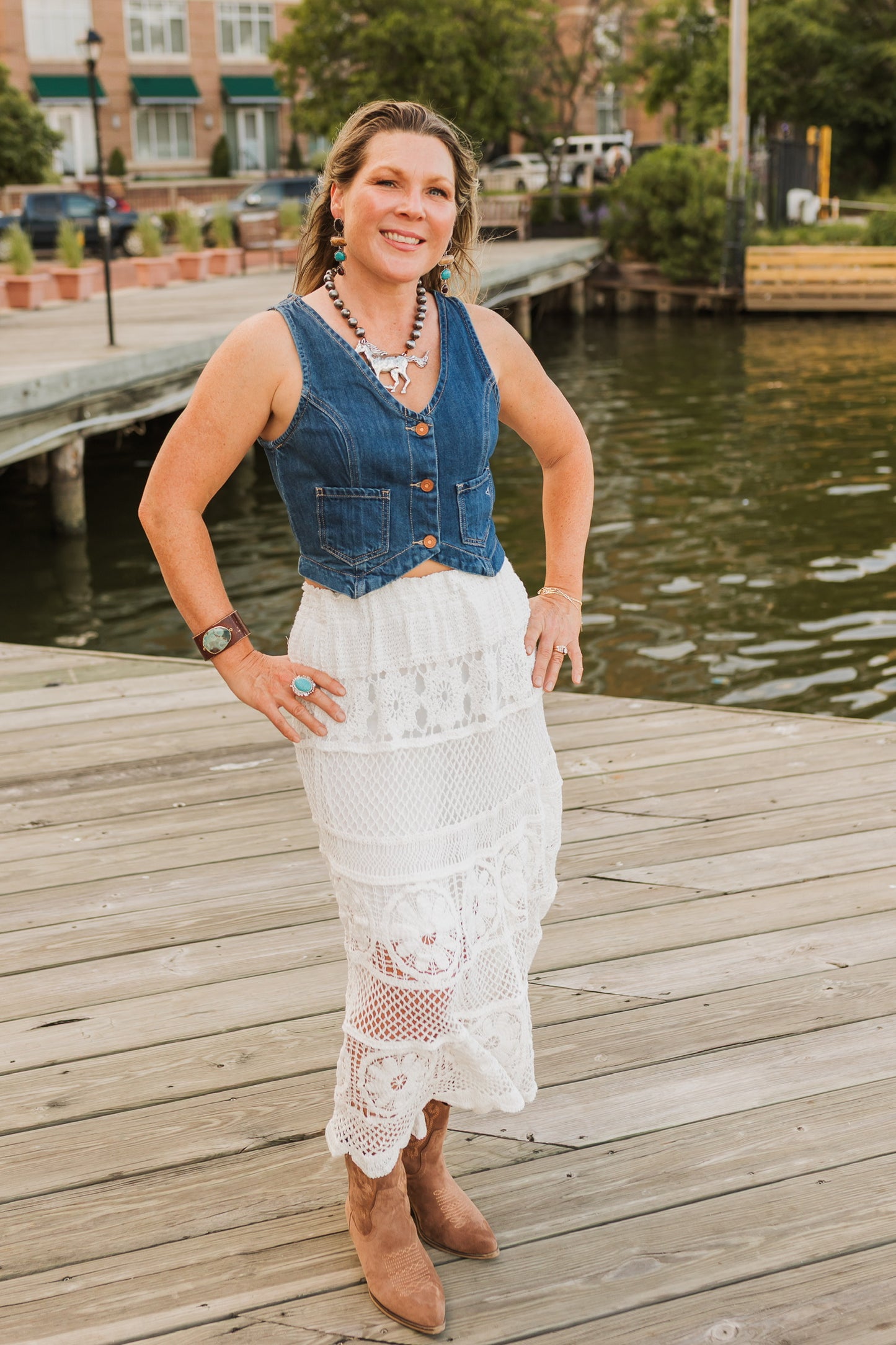 CROPPED FITTED VEST TOP