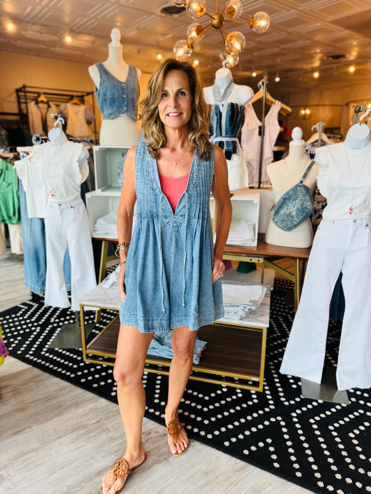 SLEEVELESS V-NECK DENIM ROMPER