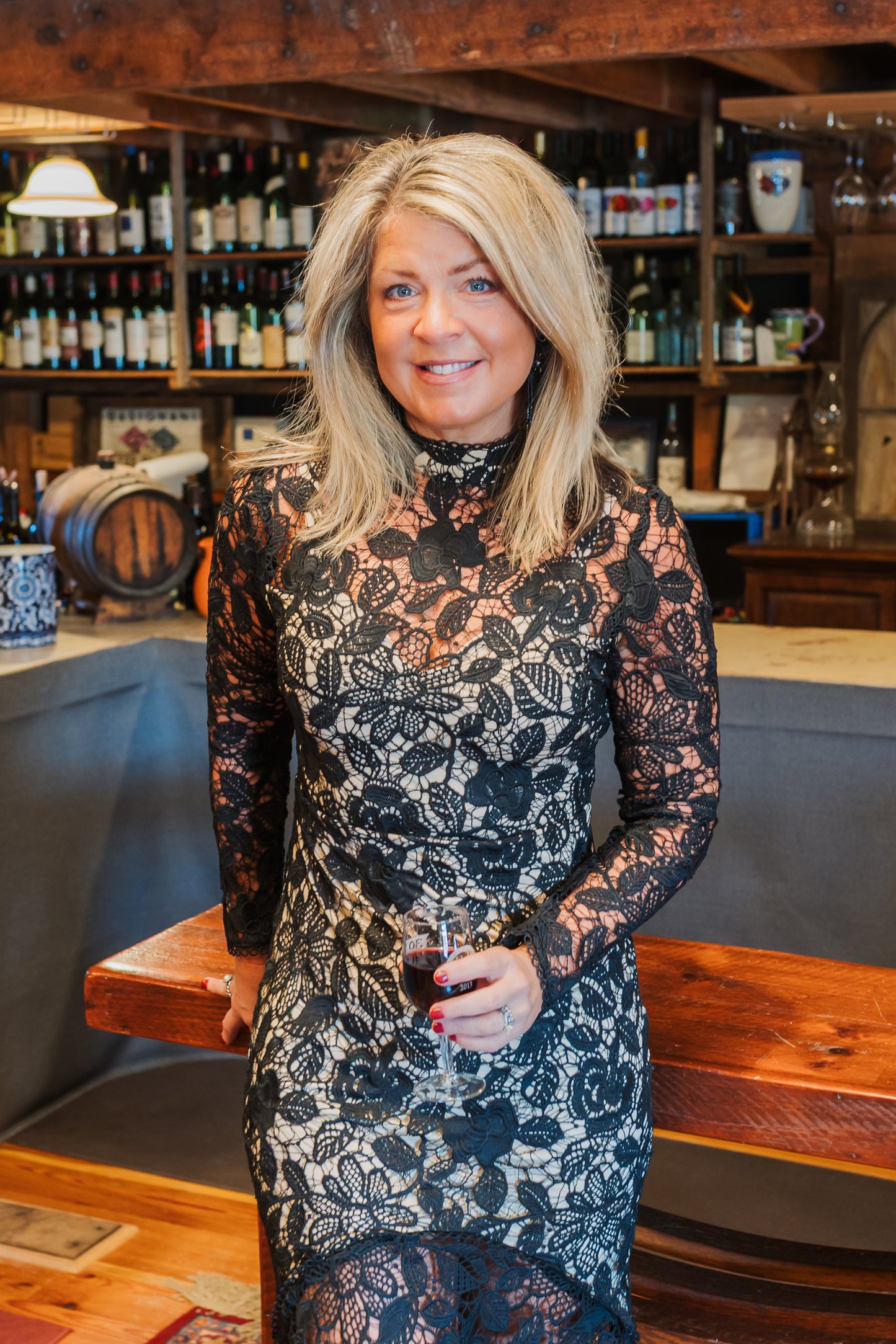 FLORAL LACE MIDI DRESS