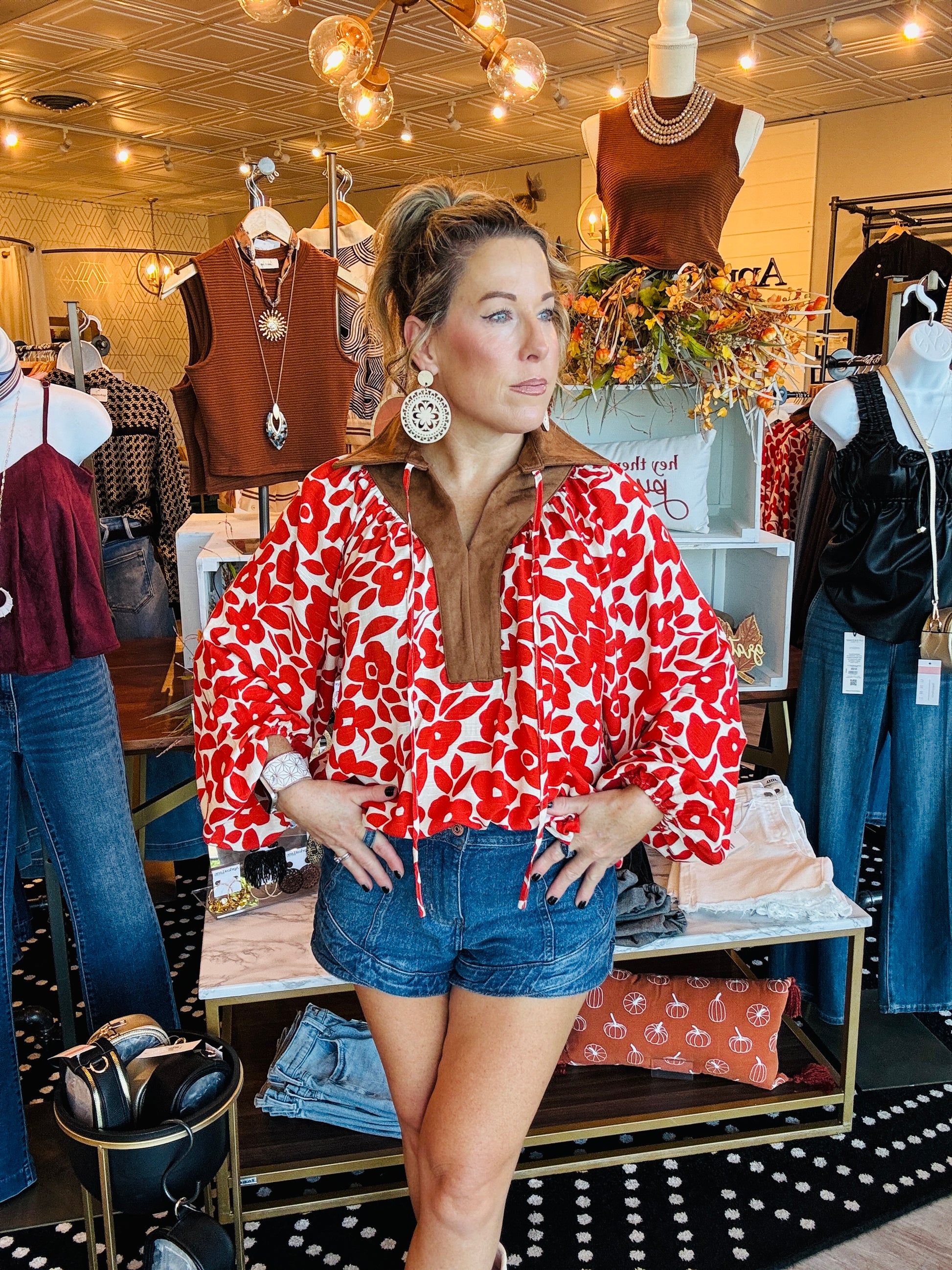 THML FLORAL W/SUEDE COLLAR TOP