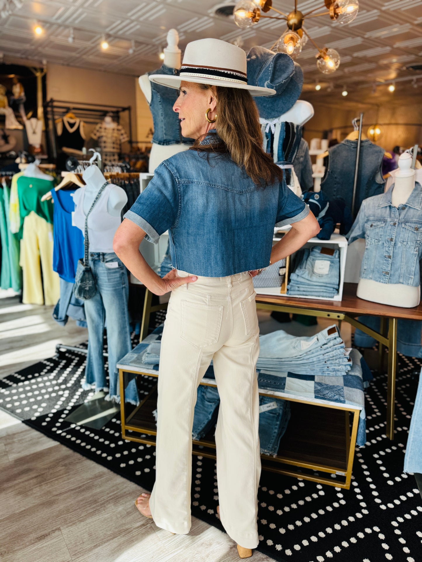 HIDDEN WIDE COMFORT FLARE WITH SEAM JEANS