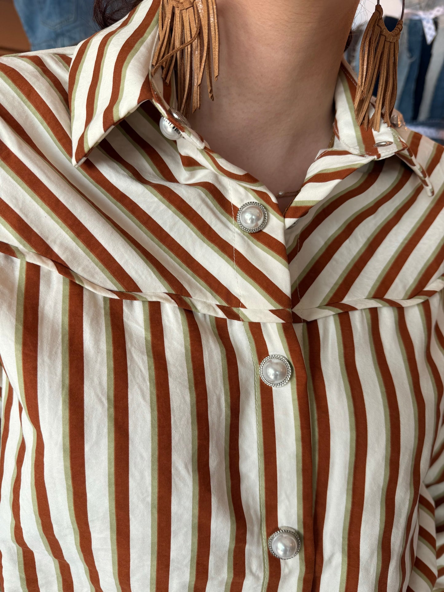 THML STRIPED BUTTON UP W/PEARL DETAIL TOP