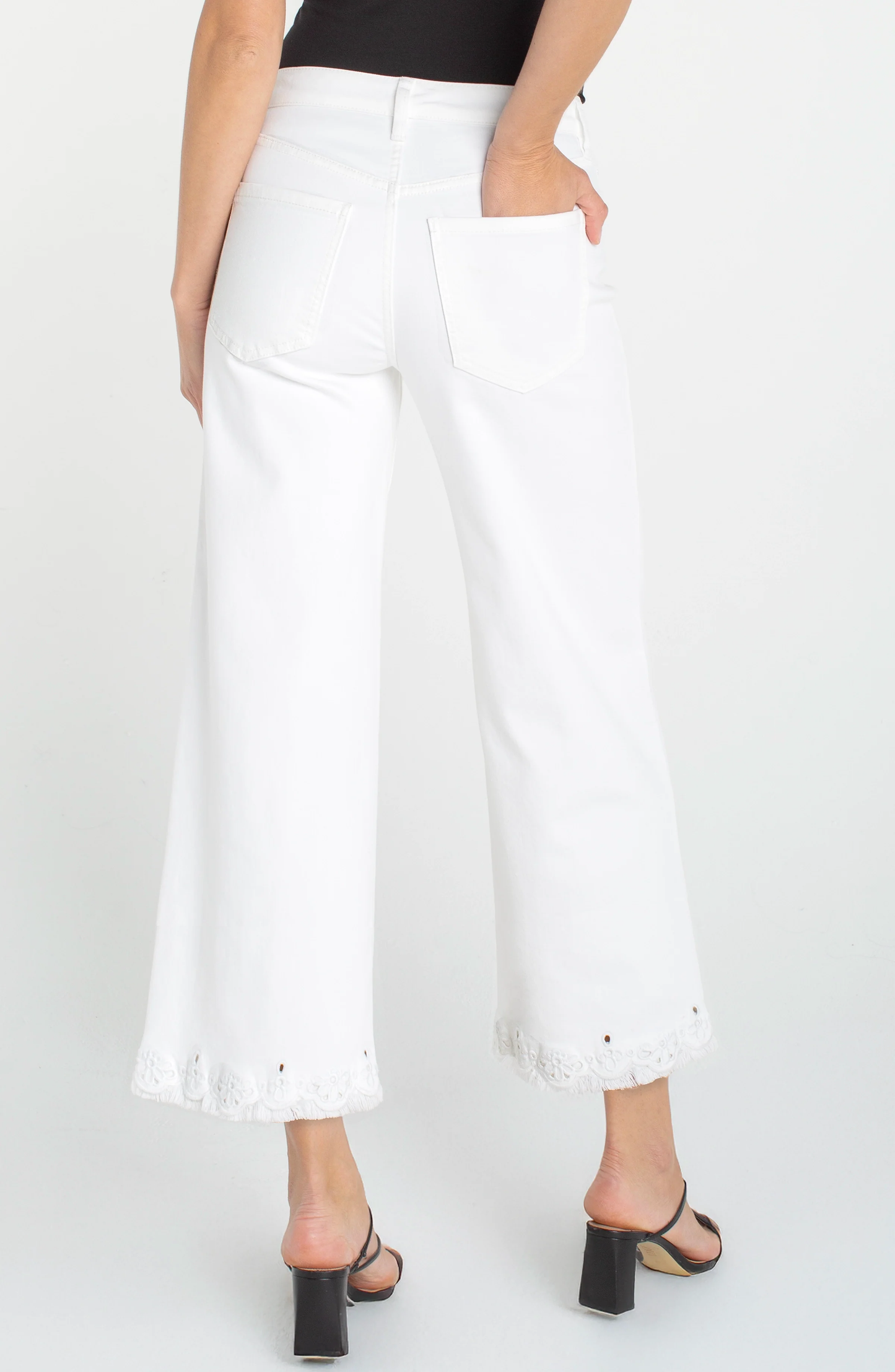 LIVERPOOL STRIDE WIDE LEG CROP WITH EMBROIDERED HEM