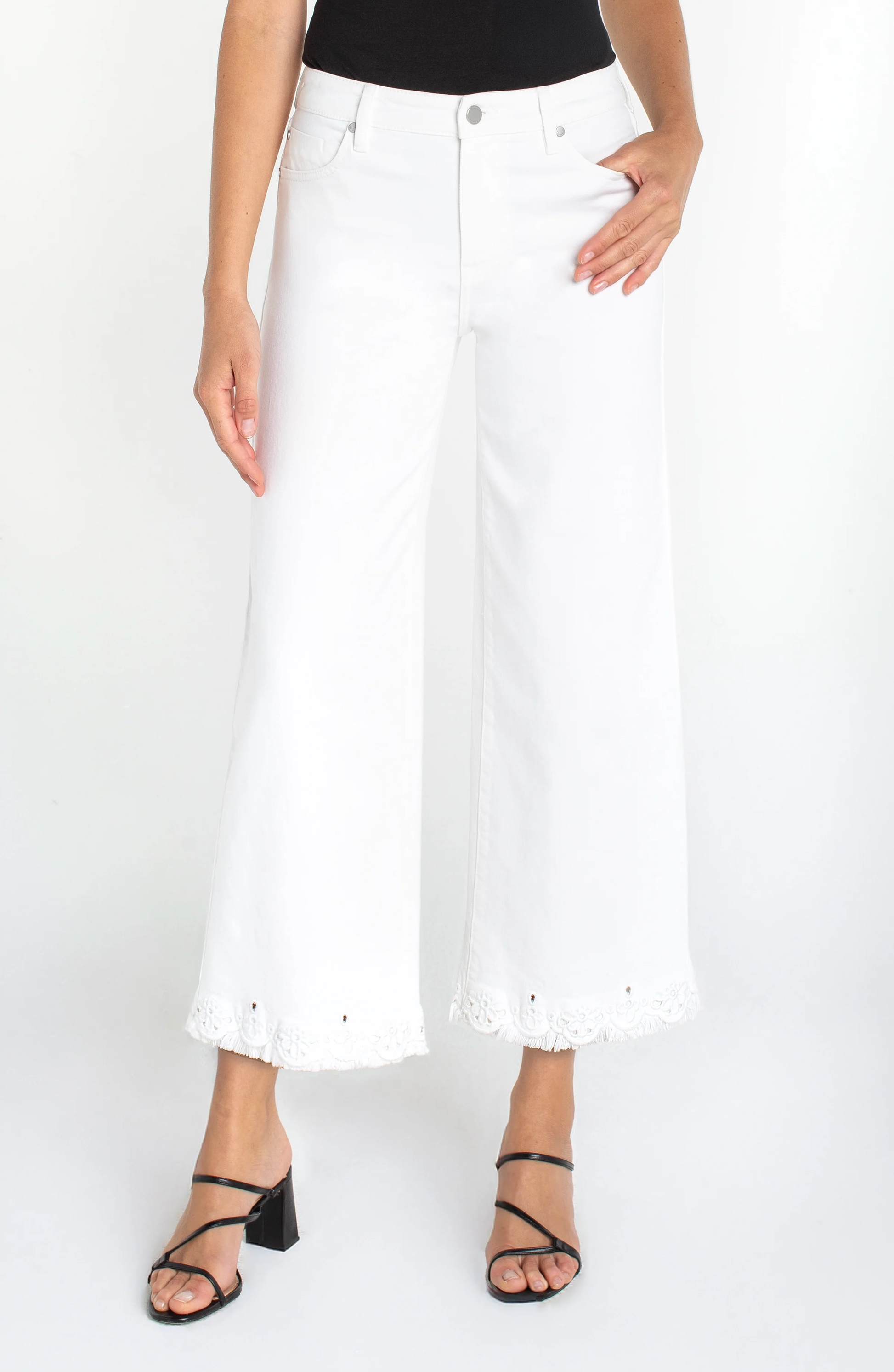 LIVERPOOL STRIDE WIDE LEG CROP WITH EMBROIDERED HEM